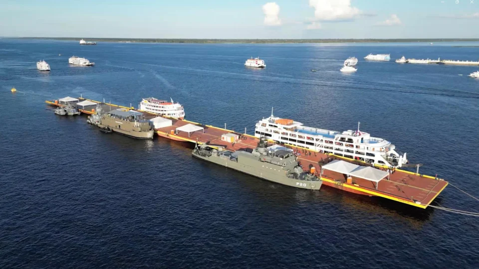 Marinha inicia fiscalização nas embarcações que partem para Parintins