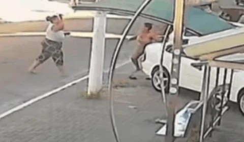 VEJA VÍDEO: mulher descobre traição, mata suposta amante do marido e termina presa