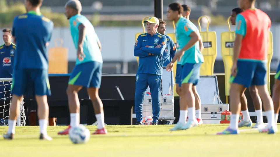 Seleção Brasileira intensifica treinos para enfrentar Equador e Paraguai nas Eliminatórias