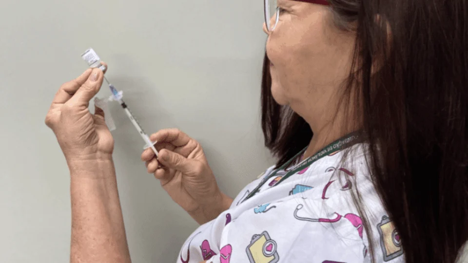 Férias à vista: pais devem ficar alerta para vacinar antes do recesso escolar