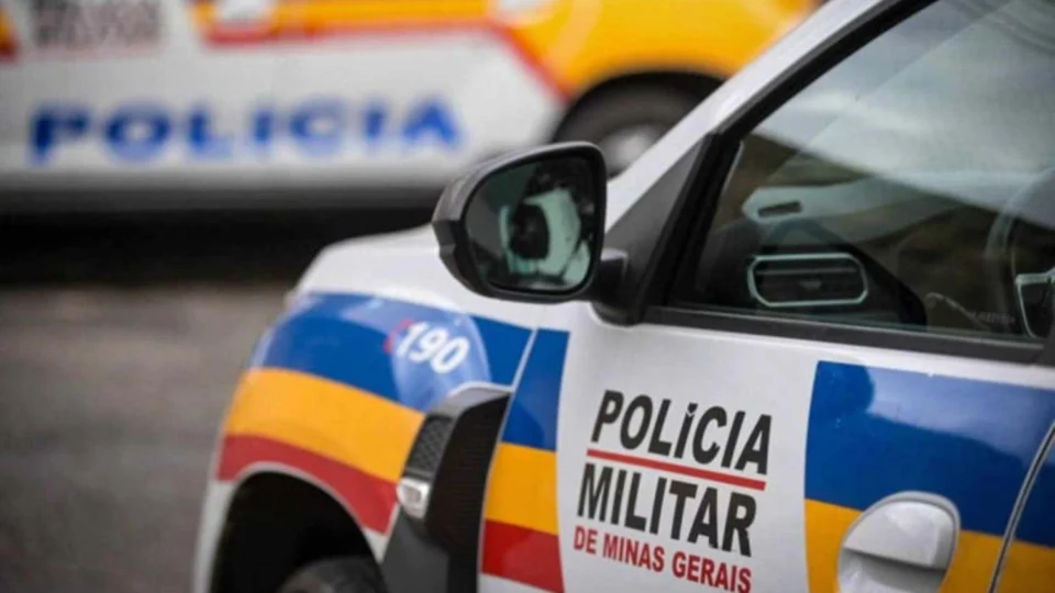 Motorista de aplicativo surta, diz que comeria coração de passageiro, agride policial militar e morre em UPA em MG