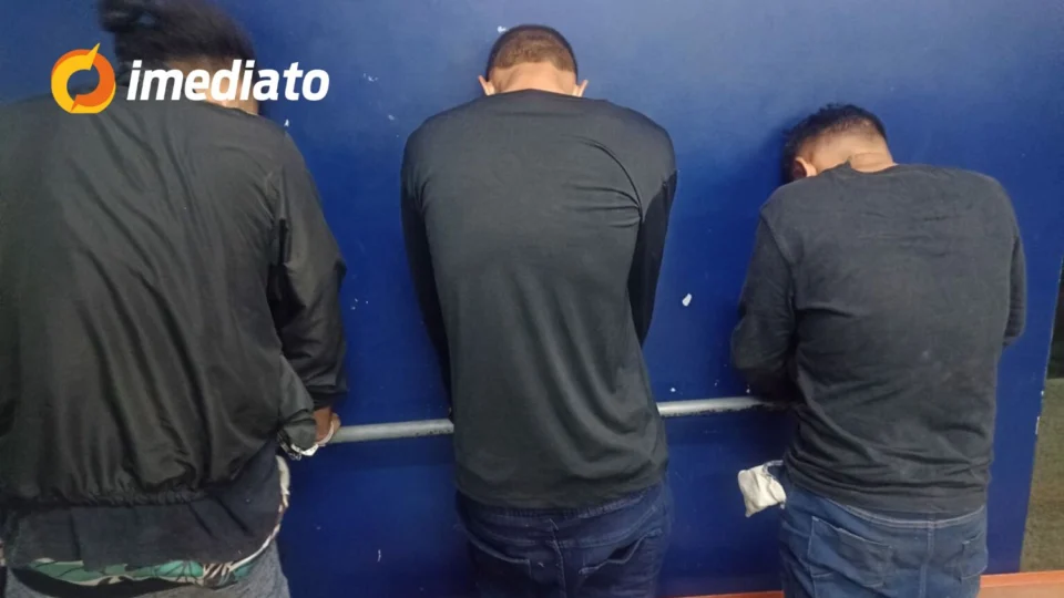 Trio é preso em flagrante após assaltar loja no bairro Alvorada