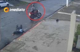 VEJA VÍDEO: Bandido rende motociclista e pede ajuda para ligar veículo durante assalto