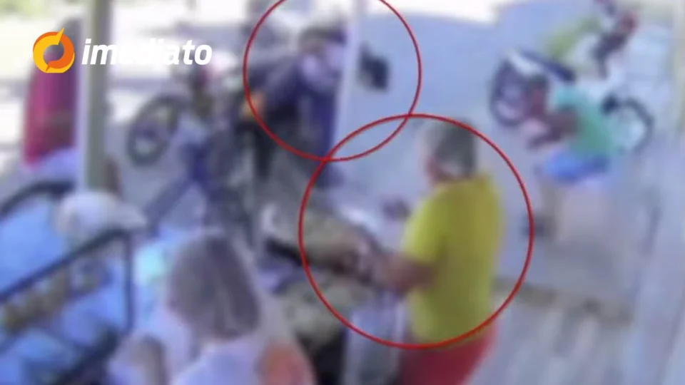 CENA FORTE: Vídeo chocante mostra momento em que comerciante e cliente são mortos em pastelaria