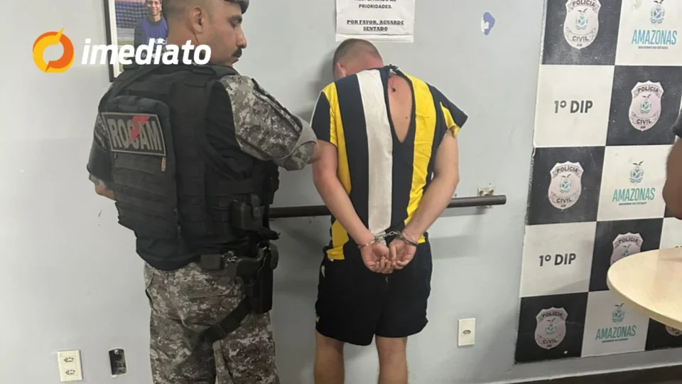 Rocam prende homem armado e apreende drogas durante operação em beco no bairro Praça 14