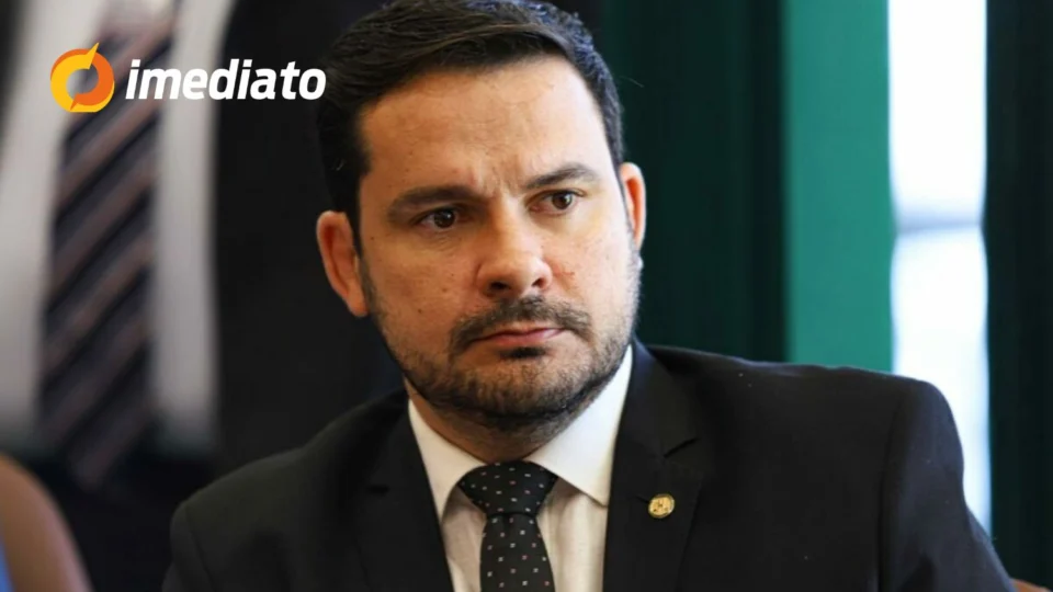 Alberto Neto comemora avanço de projeto que inclui castração química para abusadores no Brasil