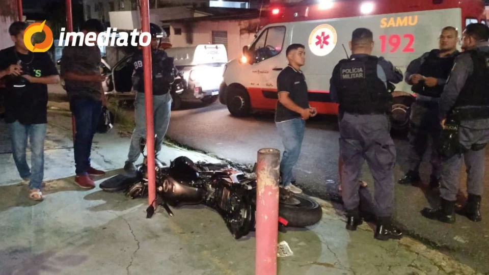 Grave colisão entre motocicletas deixa feridos e termina com prisão por falsa identidade no bairro Petrópolis