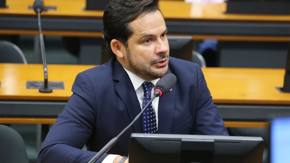 “Chega da ditadura da toga”, diz o deputado Capitão Alberto Neto (PL) ao comentar a sanção dos EUA