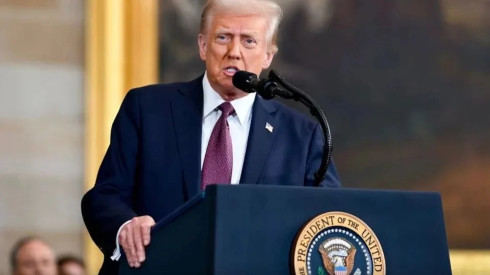 Trump envia carta bombástica: detona governo Lula, apoia Bolsonaro e pede fim de julgamento no Brasil