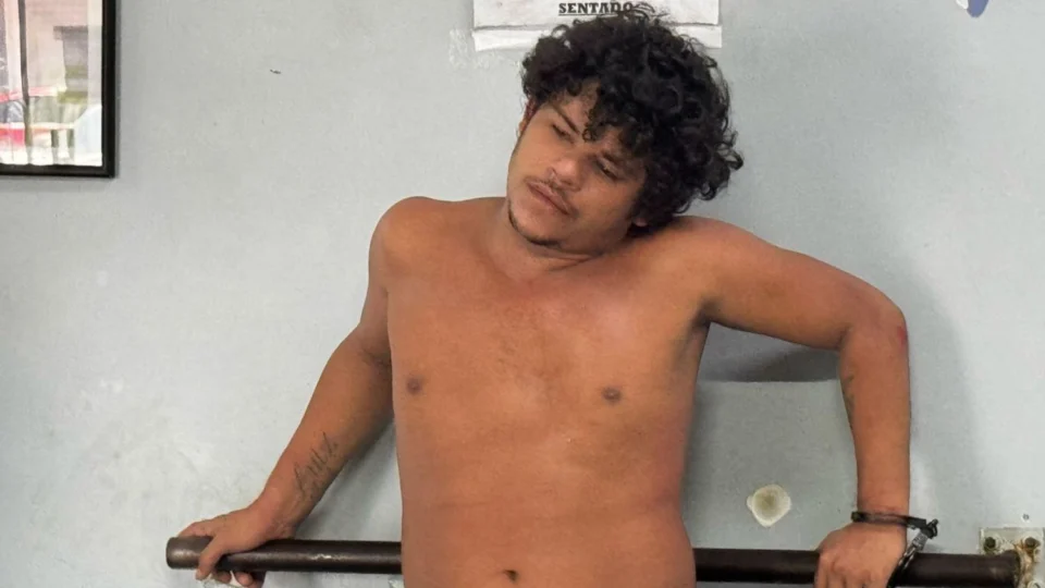 Foragido por tráfico de drogas é preso pela Força Tática no bairro Educandos