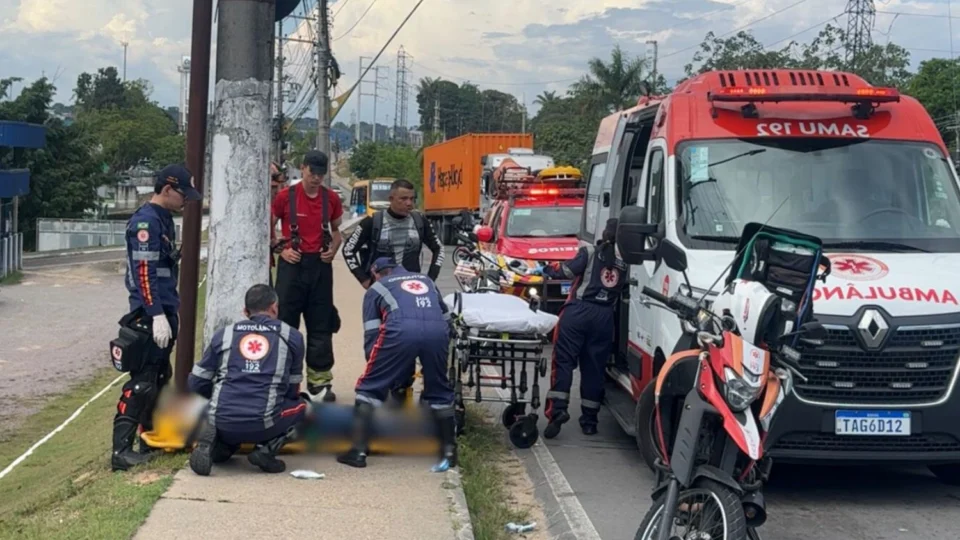 Motociclista sofre acidente grave no Distrito Industrial de Manaus