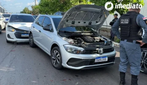 Acidente com três veículos é registrado na Avenida Paraíba, em Manaus