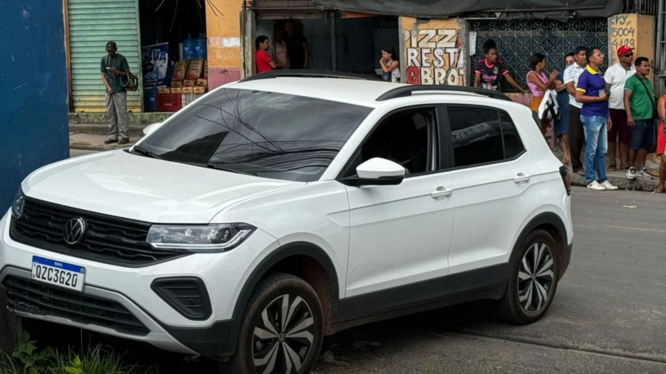 Homem é morto a tiros dentro do carro na frente da filho de 4 anos no bairro Tarumã, em Manaus