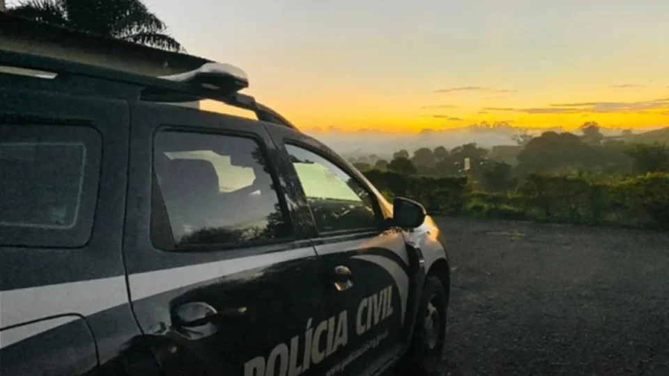 Mãe e padrasto são presos suspeitos de envolvimento na morte de menina de 4 anos em Minas Gerais