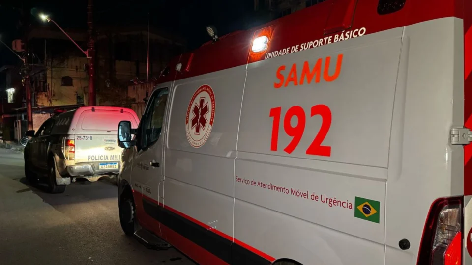 Assaltante é baleado por policial à paisana após roubar drogaria na Zona Sul de Manaus