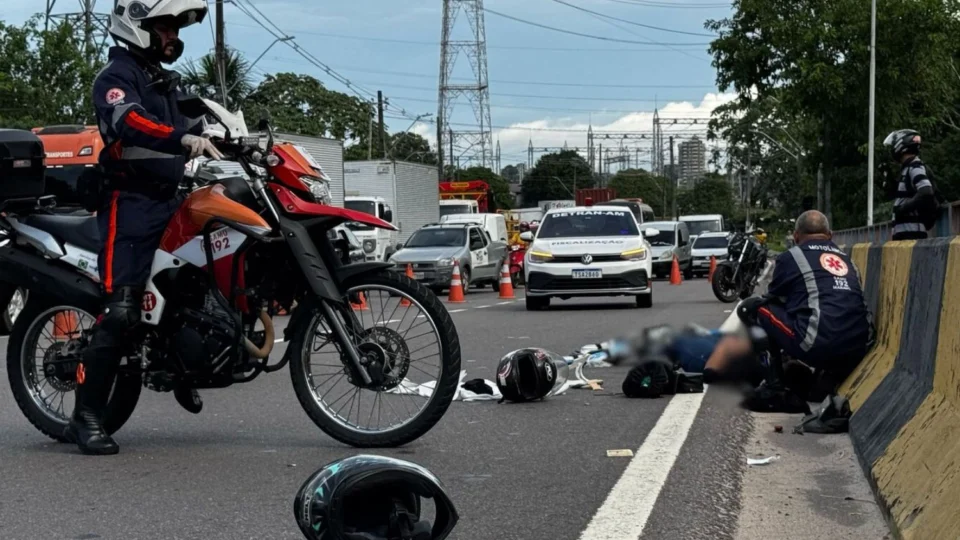 Acidente entre duas motocicletas deixa quatro feridos no Parque Dez, em Manaus