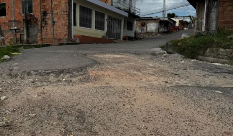 Moradores denunciam abandono e falta de infraestrutura na Rua Doutor Ademir, no Zumbi 2, zona Leste de Manaus