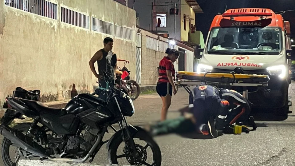Acidente entre motocicletas deixa mulher ferida na Perimetral Norte, bairro Novo Aleixo
