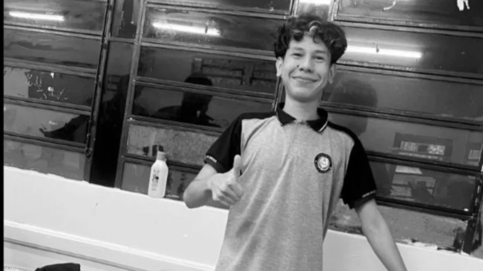 Adolescente é espancado até a morte no bairro Gilberto Mestrinho após sofrer bullying constante por jovens da vizinhança