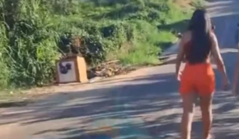 Veja o vídeo: mulher morre degolada por linha de cerol enquanto pilotava moto no Acre