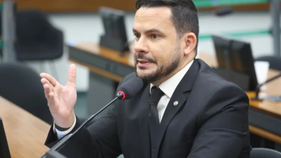 Capitão Alberto Neto comemora derrubada da MP 1303 e chama decisão de ‘derrota do Lula, vitória do povo’