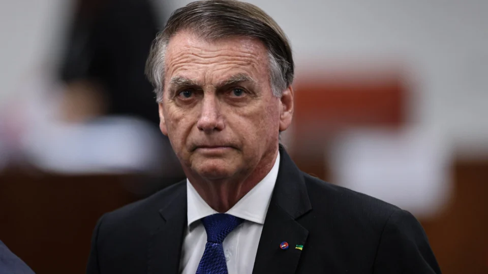 Veja o vídeo: Bolsonaro chega à PF para colocar tornozeleira eletrônica