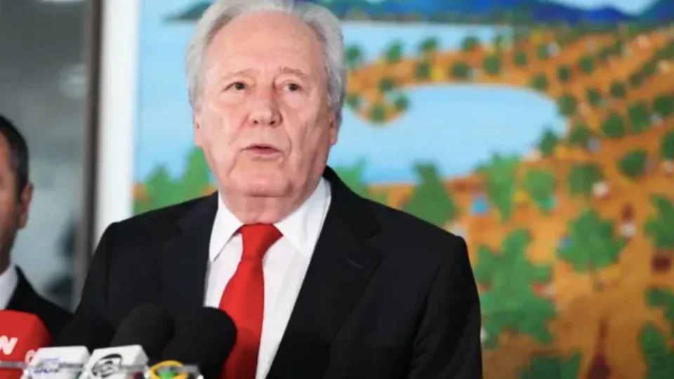 Brasil avalia reciprocidade em vistos após mudanças na lei de estrangeiros de Portugal – diz Lewandowski