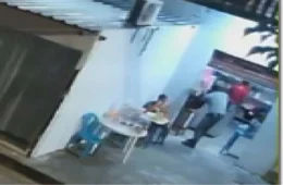 VEJA VÍDEO: Câmera flagra assalto a lanchonete no Monte das Oliveiras