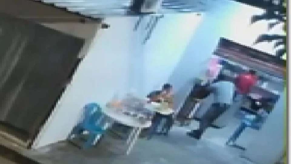 VEJA VÍDEO: Câmera flagra assalto a lanchonete no Monte das Oliveiras