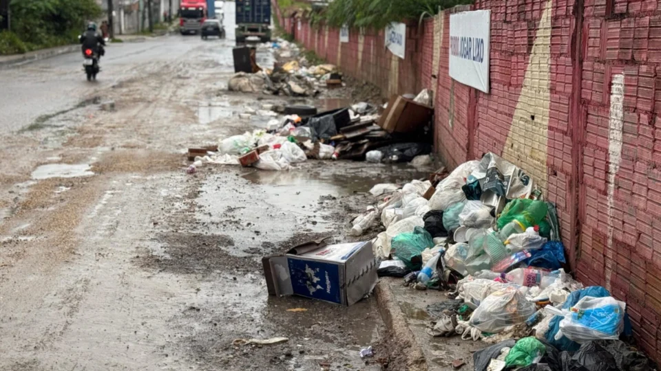 Moradores do Nova Cidade denunciam falta de infraestrutura e presença de carretas na Av. 7 de Maio