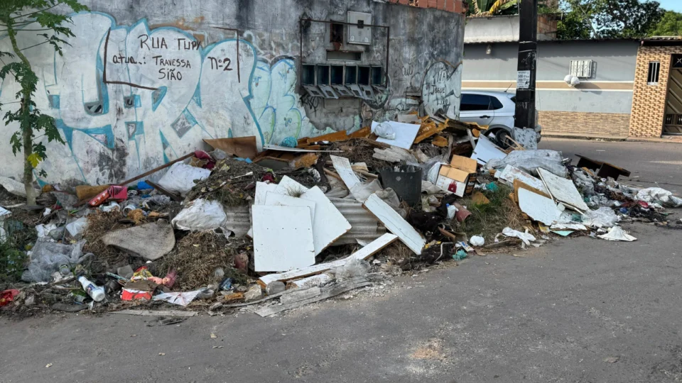 Moradores da Colônia Terra Nova denunciam buracos e abandono na Av. Cristã
