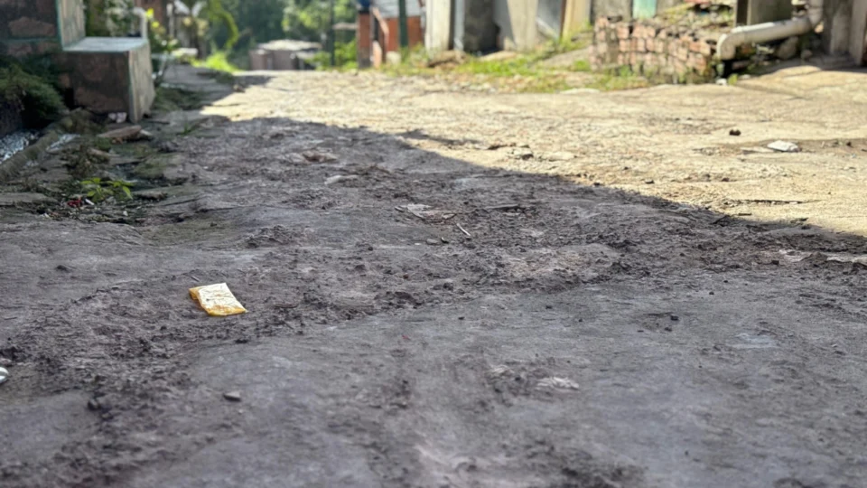 Moradores do Nova Vitória cobram infraestrutura e soluções da Prefeitura