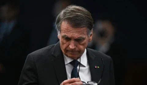 Bolsonaro cancela compromissos por problemas de saúde