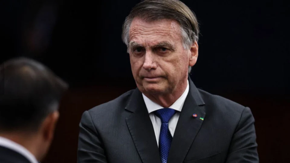 Oposição reage com indignação à Operação da PF contra Jair Bolsonaro: “Perseguição Política”