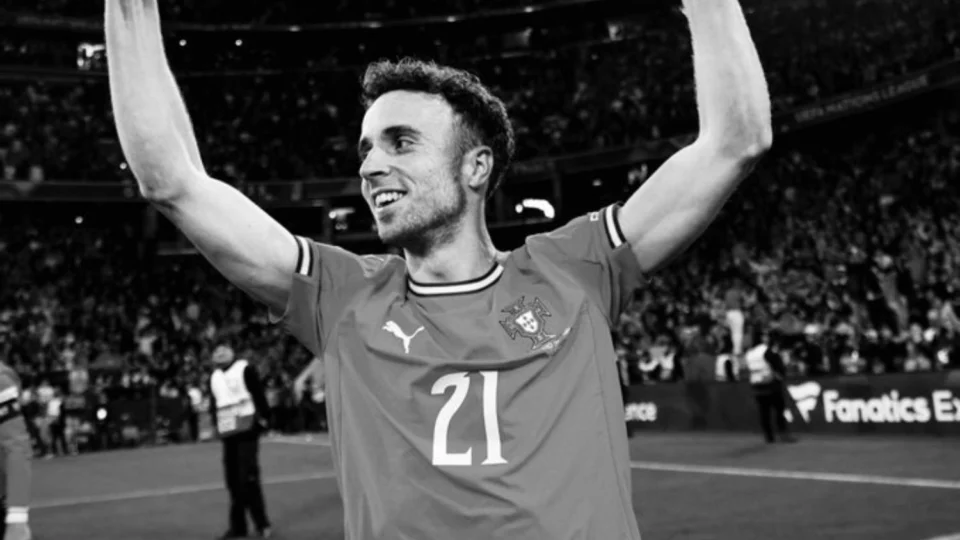 Tragédia no Futebol: Diogo Jota, estrela do Liverpool e da Seleção Portuguesa, morre aos 28 anos em acidente de carro na Espanha