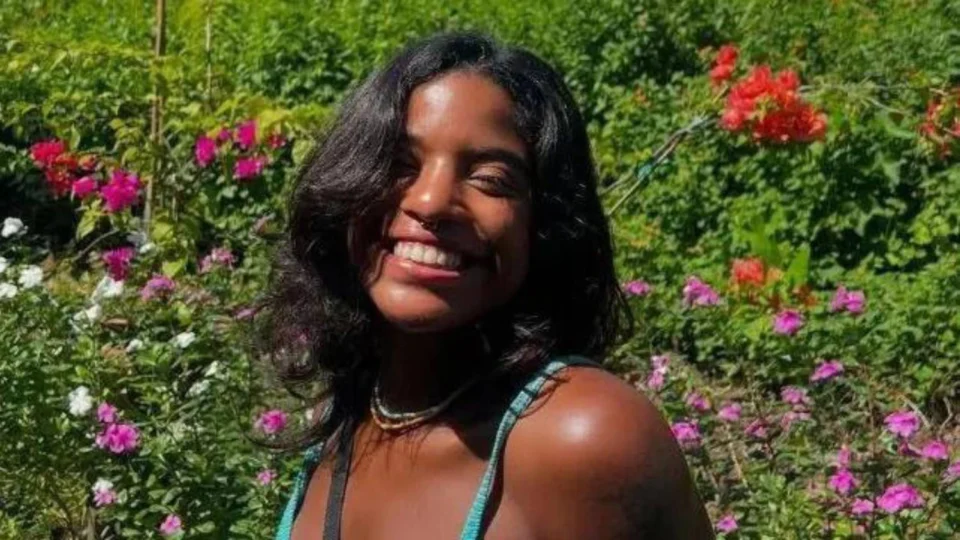 Nova autópsia de Juliana Marins revela morte por hemorragia interna, mas embalsamento compromete análise detalhada