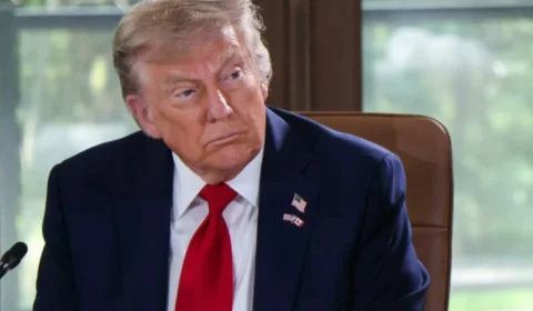 Trump eleva tarifas em 50% contra produtos brasileiros e ameaça retaliação