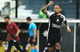 Corinthians bate Vasco por 3 a 2 em São Januário e respira no Brasileirão; Cruz-Maltino aprofunda crise