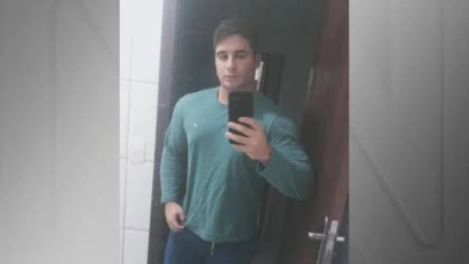 Agressor de namorada em elevador com 61 socos diz ter sido agredido na prisão