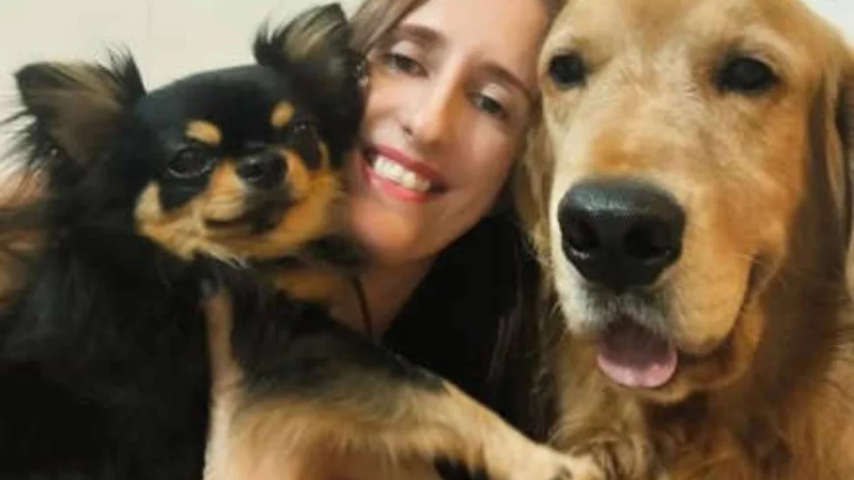 Brasileira morre em acidente durante nevasca na Argentina após levar cães para conhecer a neve