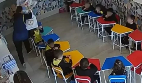 VÍDEO: Professora é investigada por agredir aluno de 4 Anos com livros em escola de Caxias do Sul