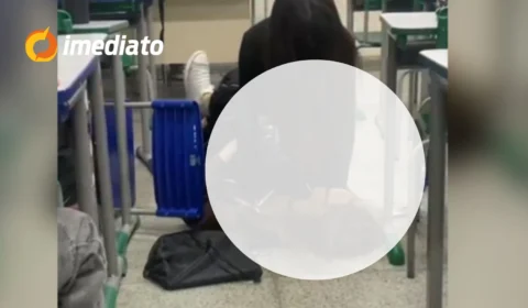 VEJA VÍDEO: Briga dentro de sala de aula termina com estudante ferida no rosto após tesouradas