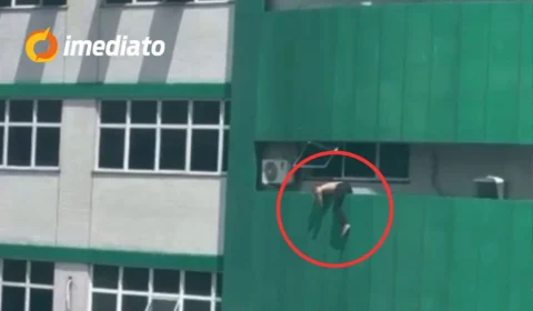 VEJA VÍDEO: Paciente é flagrado deitado na sacada de hospital e mobiliza equipe médica em Manaus