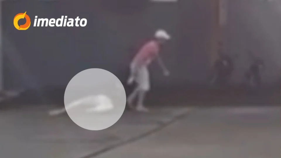 VEJA VÍDEO: Homem agride e arrasta namorada pelos cabelos em posto de combustível