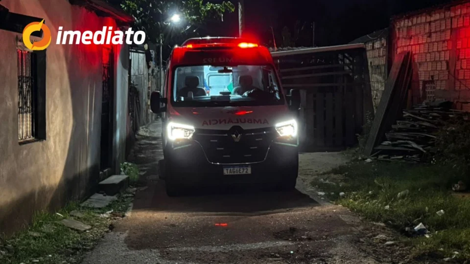 Homem é agredido com pauladas pelo irmão durante briga dentro de casa no bairro São José Operário
