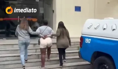 Mulher é presa por assassinato após atear fogo no próprio amante durante discussão