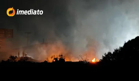 Após mais de 26 horas, incêndio é controlado em fábricas no Distrito Industrial e Bombeiros iniciam fase de rescaldo