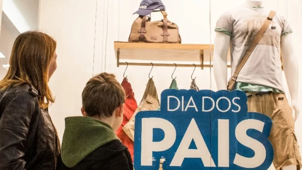 Comércio de Manaus projeta alta de 2,5% nas vendas para o Dia dos Pais 2025