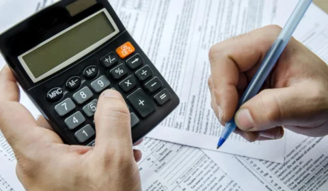 Endividamento já consome mais de 70% da renda das famílias brasileiras