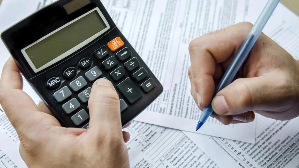 Endividamento já consome mais de 70% da renda das famílias brasileiras